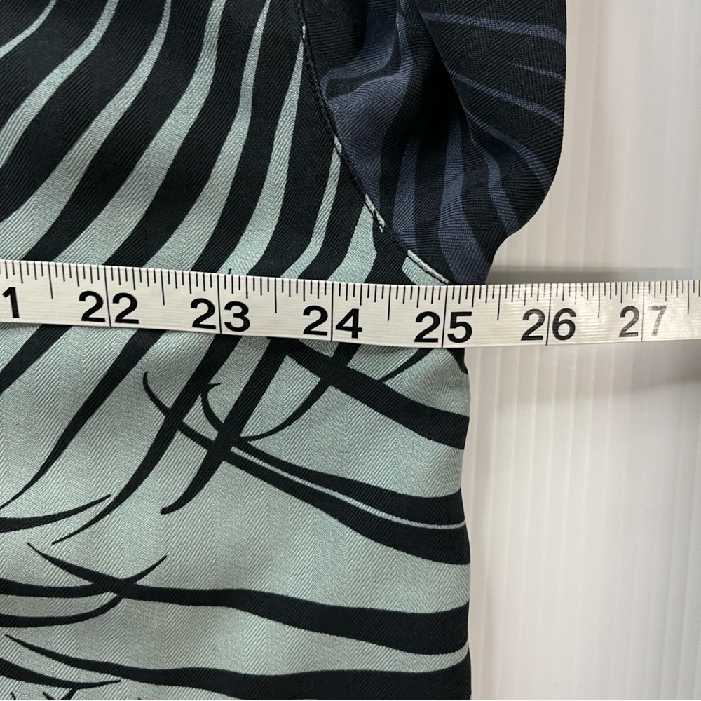 Tommy Bahama 100% SILK Mens Button Up Short Sleeve Shirt Hawaiian Print Casual L - Picture 9 of 11